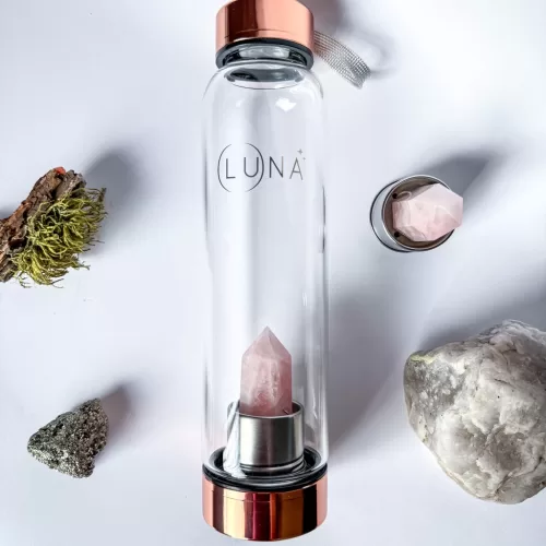 Gertuvė su rožinių kvarcu kristalu