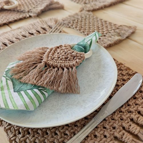 Makrame stalo padėkliukių lėkštėms rinkinys 